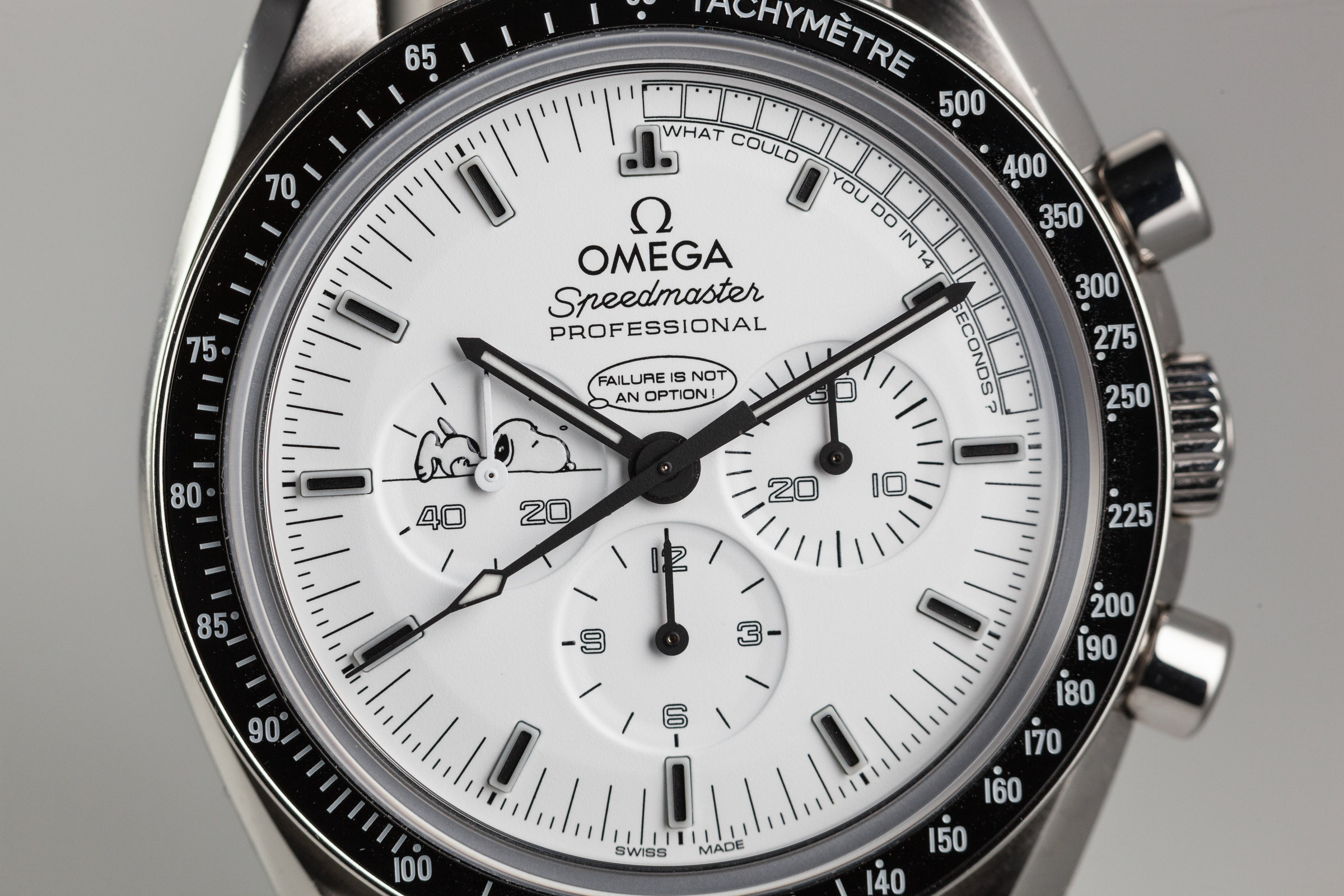 speedmaster omega snoopy