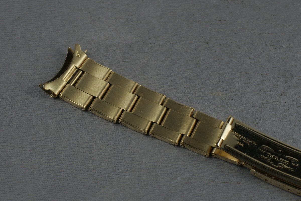 HQ Milton - Vintage Rolex Date 15037 with Riveted band with 57 end ...