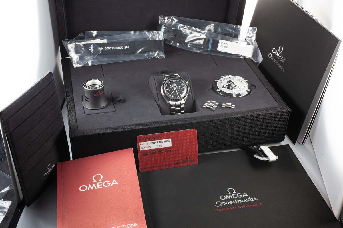 omega speedmaster moonwatch box