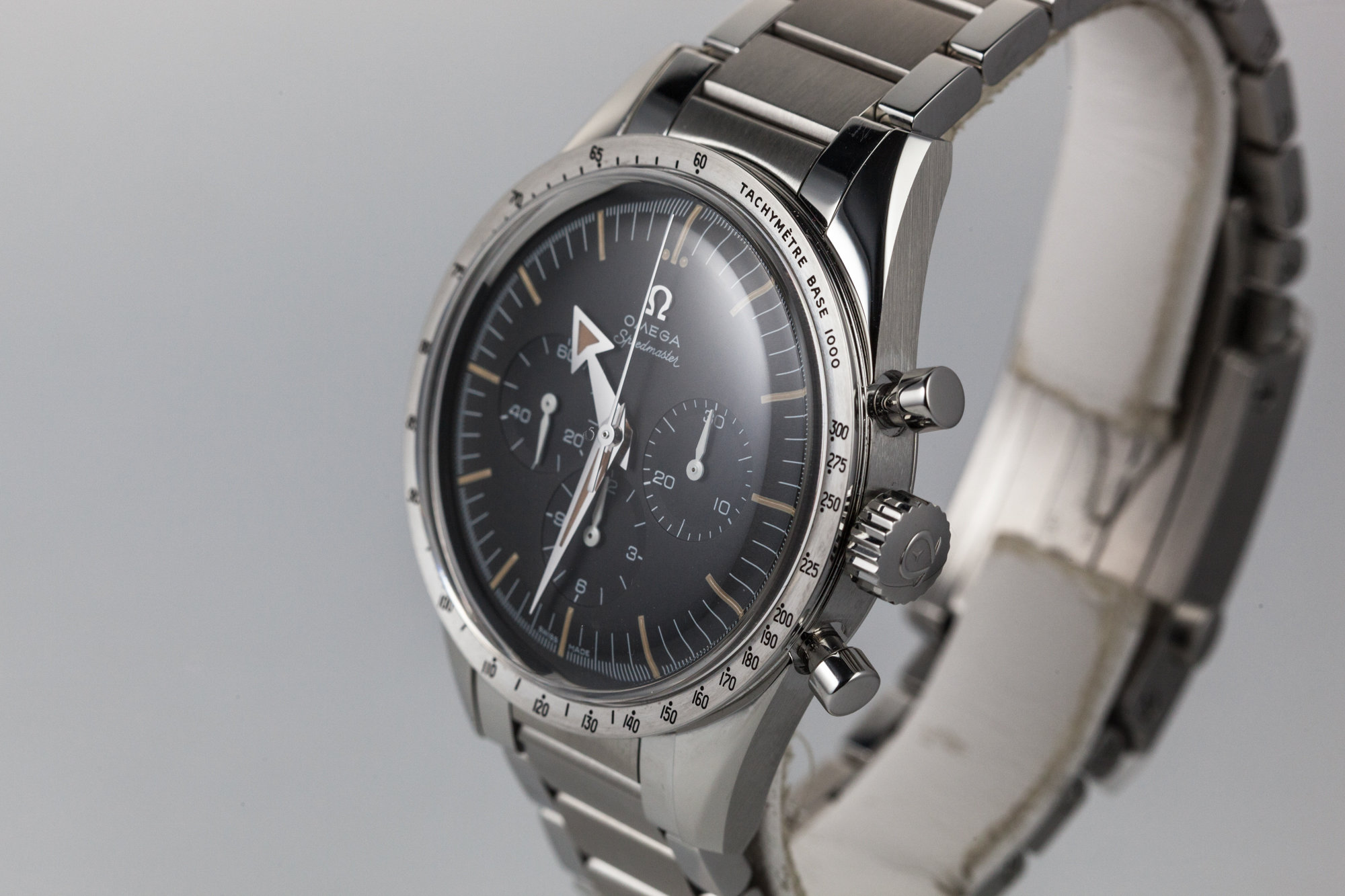 omega speedmaster professional lug to lug